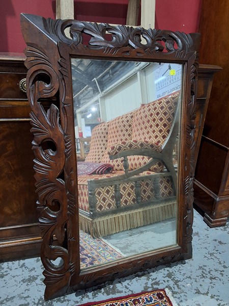 Lot 22 - WALL MIRROR