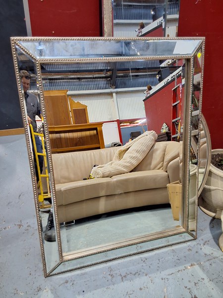 Lot 59 - WALL MIRROR