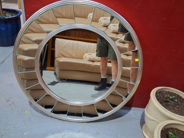 Lot 488 - WALL MIRROR