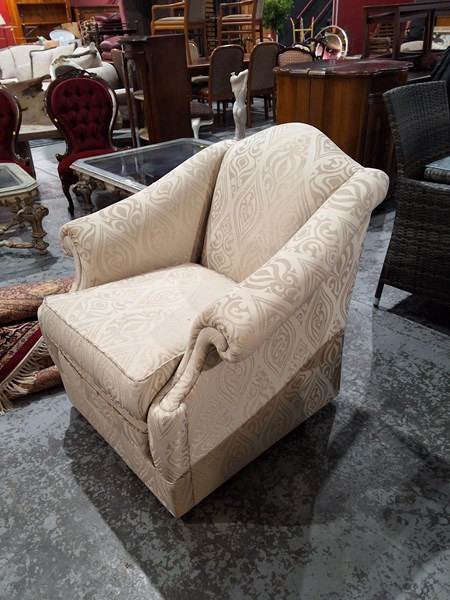 Lot 238 - ARMCHAIR