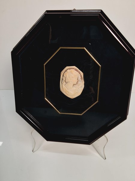 Lot 1278 - CAMEO