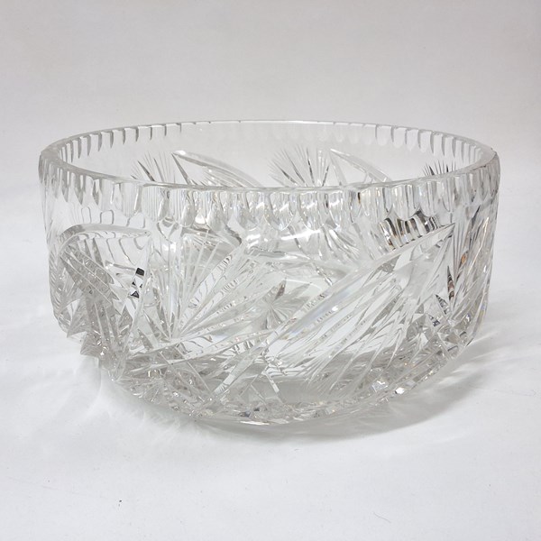 Lot 1373 - CRYSTAL BOWL