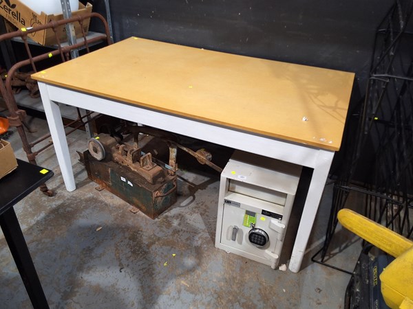 Lot 345 - KITCHEN TABLE