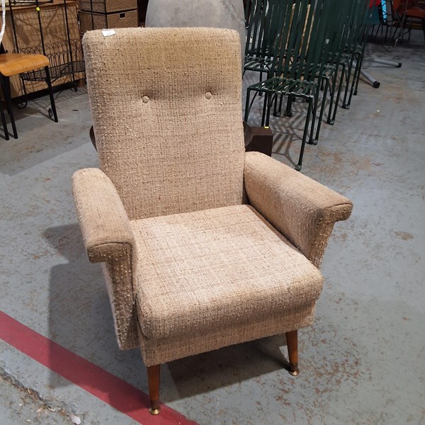 Lot 328 - MID CENTURY LOUNGE CHAIR