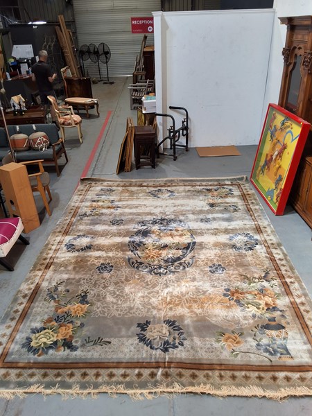 Lot 9 - RUG