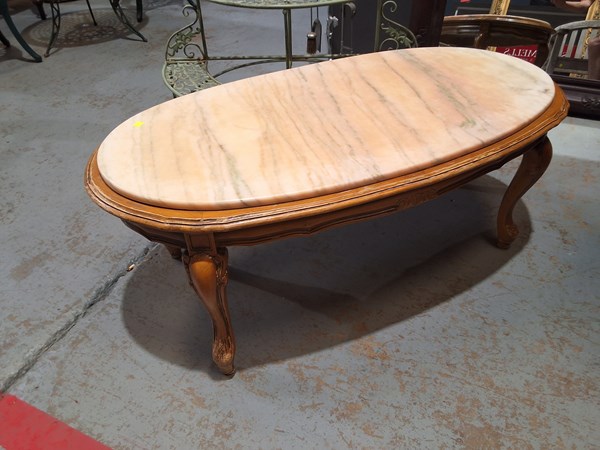 Lot 459 - COFFEE TABLE