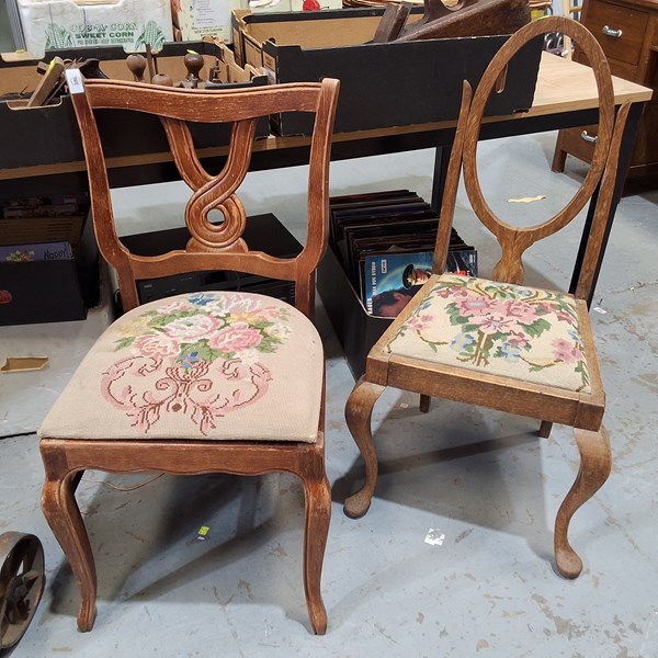 Lot 437 - CHAIRS