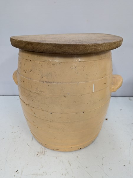 Lot 1257 - BREAD CROCK