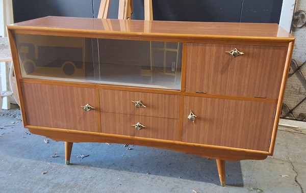 Lot 516 - SIDEBOARD