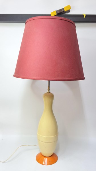 Lot 1246 - TABLE LAMP