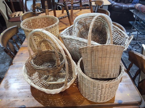 Lot 193 - CANEWARE