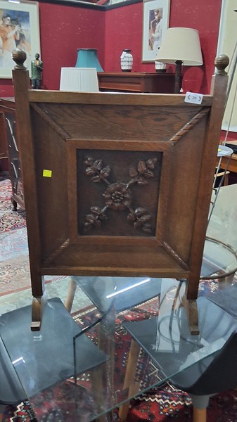 Lot 590 - FIRE SCREEN
