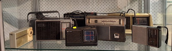 Lot 1329 - VINTAGE RADIOS
