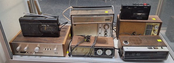 Lot 1509 - VINTAGE RADIOS