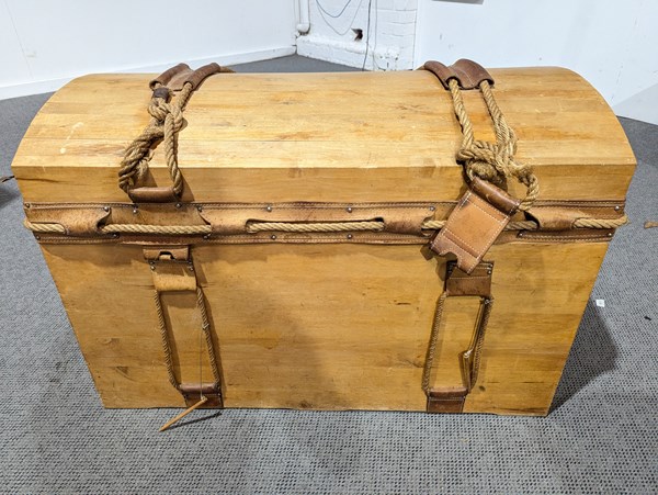 Lot 156 - SHIPPING TRUNK