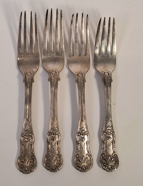 Lot 1101 - SILVER FLATWARE