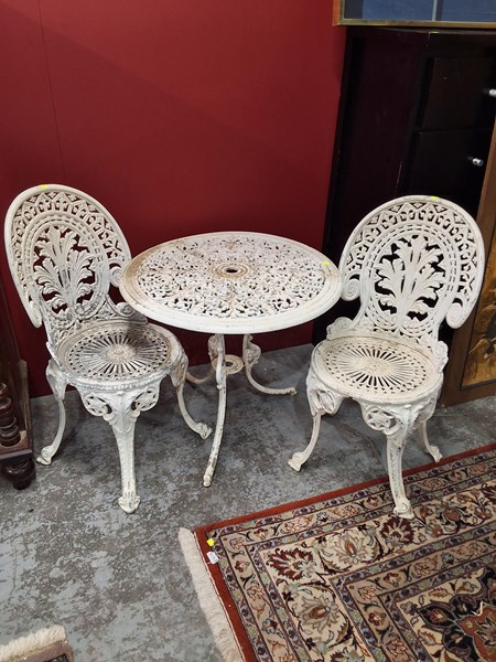 Lot 470 - OUTDOOR SET