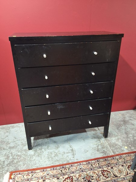 Lot 384 - CHEST OF DRAWERS