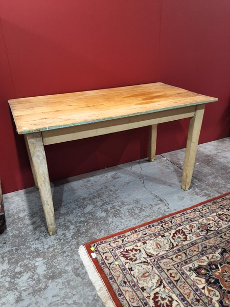 Lot 482 - KITCHEN TABLE