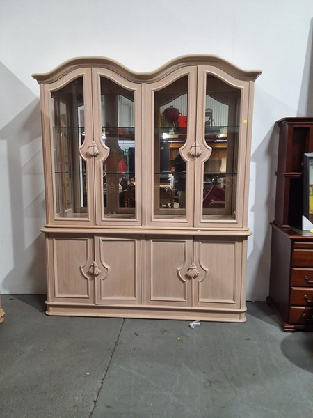 Lot 492 - DISPLAY CABINET