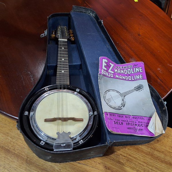 Lot 1209 - BANJO