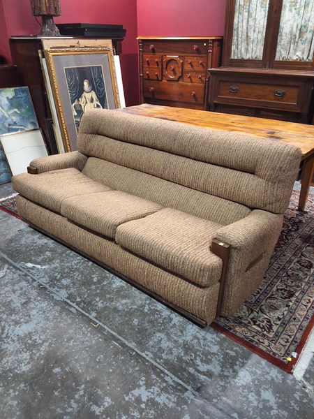Lot 78 - LOUNGE