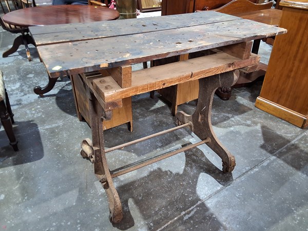 Lot 312 - WORKBENCH
