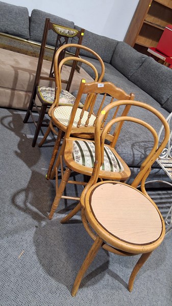 Lot 403 - CHAIRS