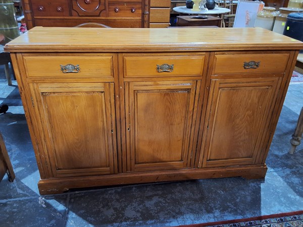 Lot 159 - SIDEBOARD