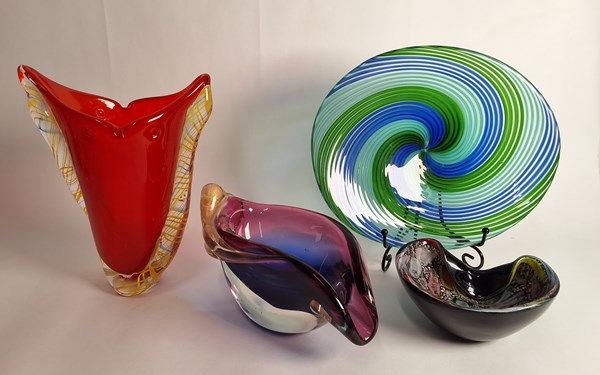 Lot 1562 - STUDIO GLASS