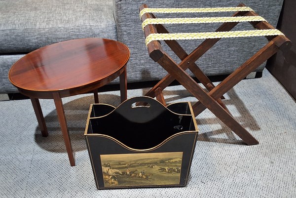 Lot 431 - VINTAGE DECOR LOT