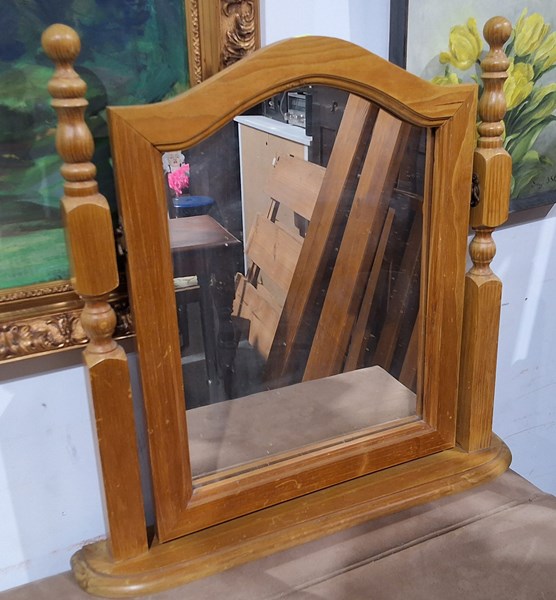 Lot 440 - VANITY MIRROR
