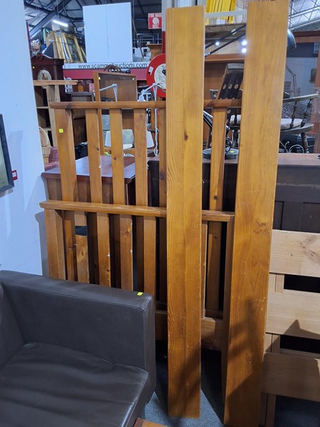 Lot 390 - PINE SINGLE BED