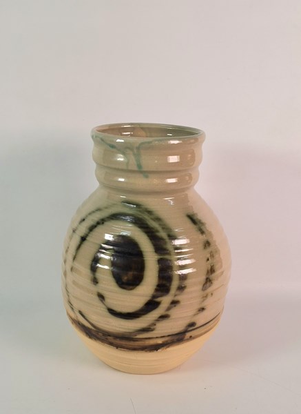 Lot 1233 - VASE