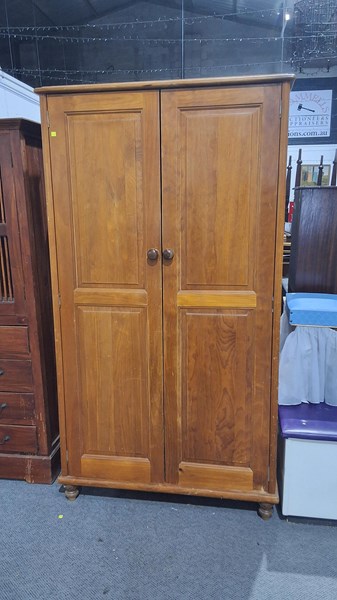 Lot 446 - WARDROBE