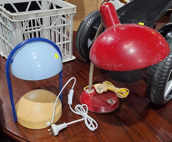 Lot 595 - DESK LAMPS