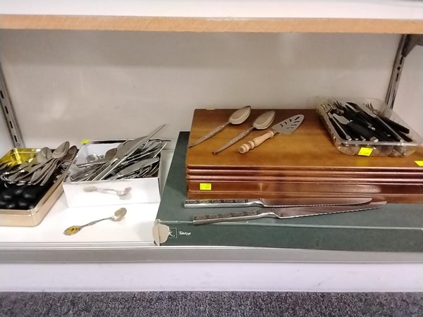 Lot 1284 - FLATWARE