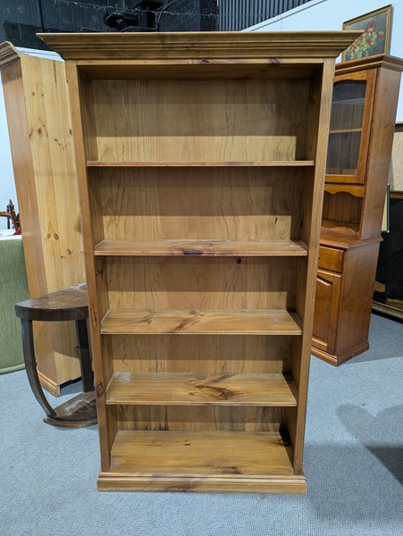 Lot 410 - BOOKSHELF