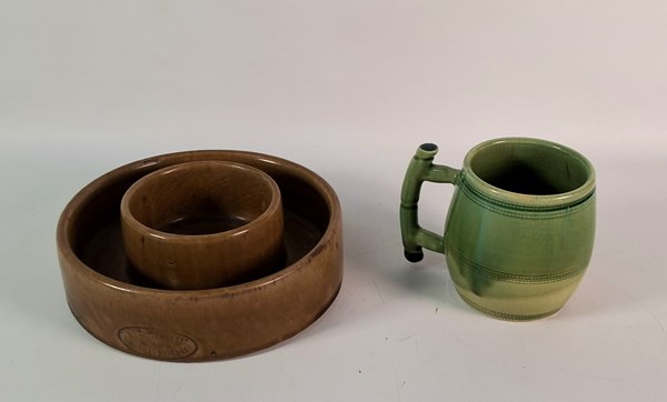 Lot 1252 - BENNETTS POTTERY