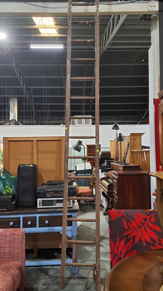 Lot 360 - LADDER