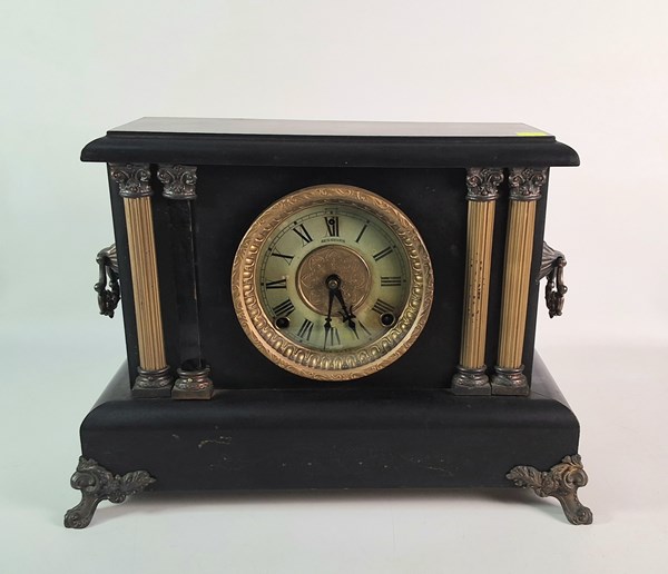 Lot 1368 - MANTEL CLOCK