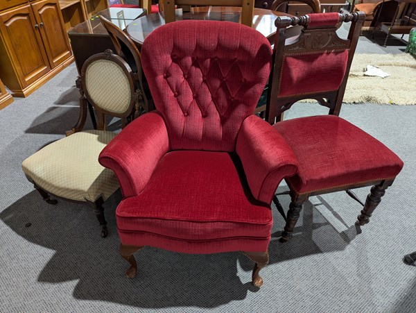 Lot 422 - CHAIRS