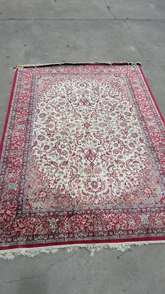 Lot 81 - RUG
