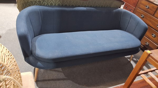 Lot 405 - LOUNGE