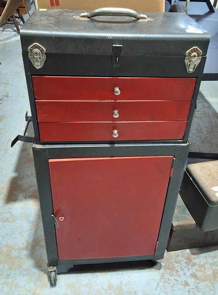 Lot 337 - TOOL CART