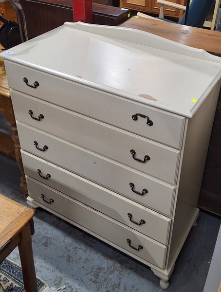 Lot 509 - CHEST OF DRAWERS