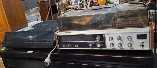 Lot 382 - AUDIO LOT
