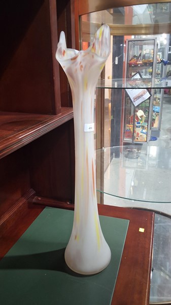 Lot 496 - VASE