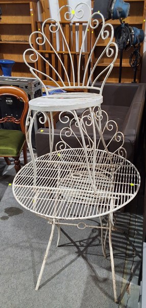 Lot 386 - PATIO SETTING