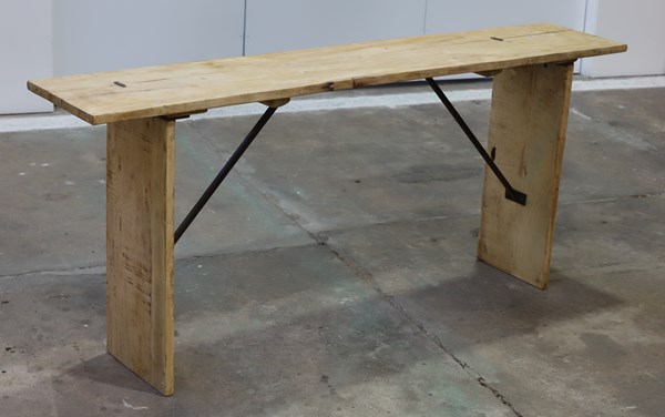 Lot 451 - CONSOLE